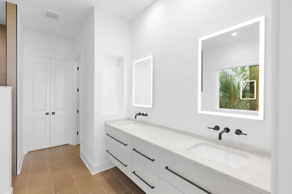 Modern Waterfront by Riverside Homes Custom - Photo 34