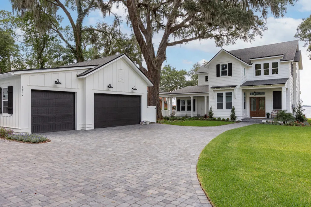 Riverside Classic by Riverside Homes Custom - Photo 12