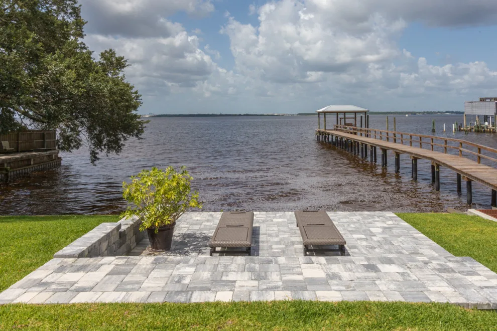 Riverside Classic by Riverside Homes Custom - Photo 29