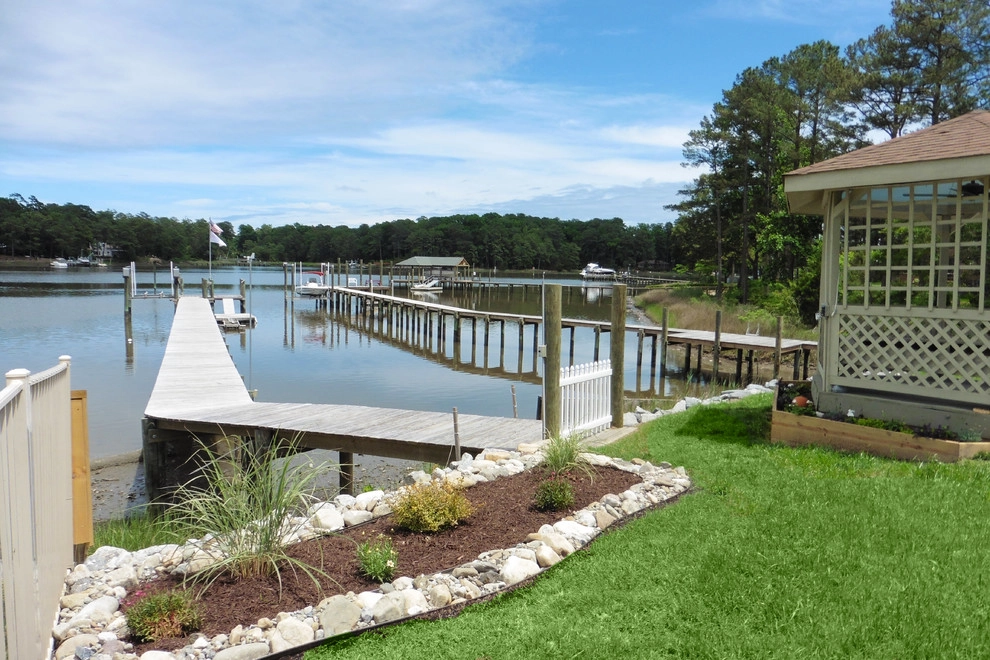 Waterfront Virginia Beach Home by Dr. Dan's Landscaping & Architectural Design - Photo 45