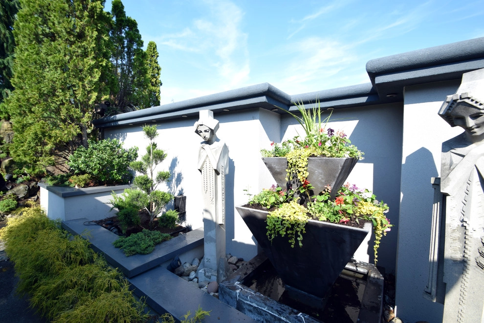 Mill Basin, Brooklyn - Landscape Enhancements by Dragonetti Brothers Landscapes - Photo 3