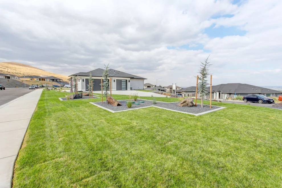 390 Queensgate Drive by Prodigy Homes Inc. - Photo 89