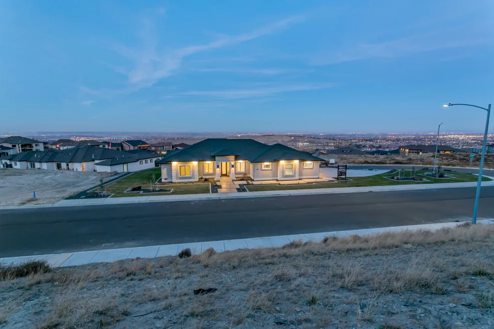 390 Queensgate Drive by Prodigy Homes Inc. - Photo 46