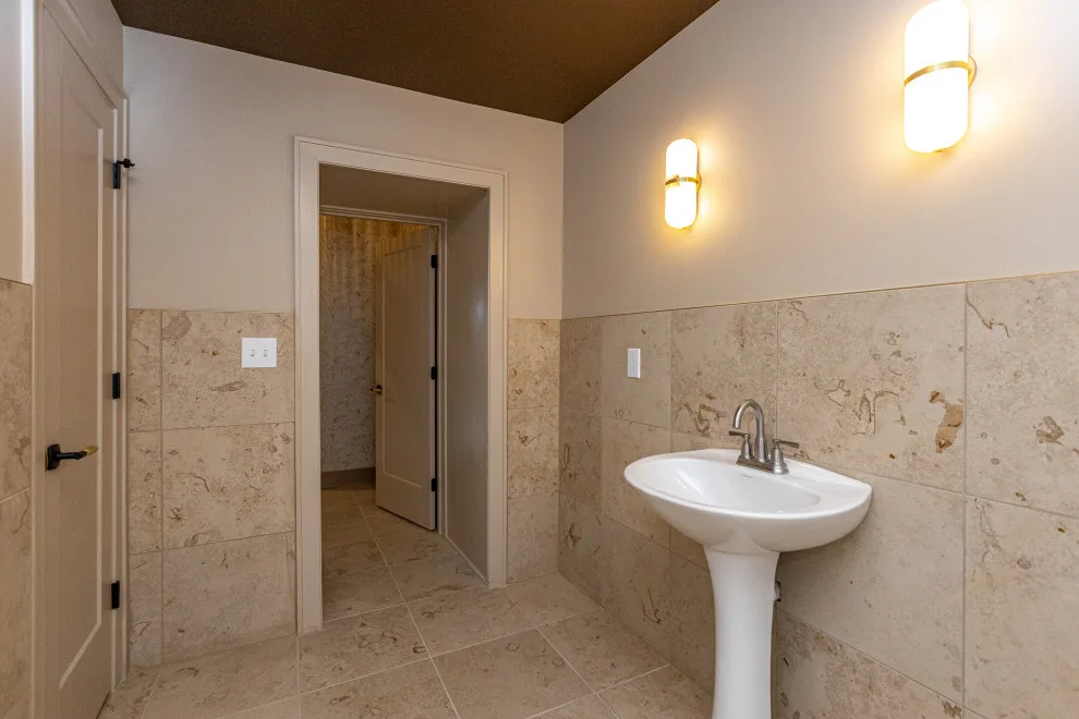 573 North Limestone - Post-Completion by J. Parrish Builders - Photo 29