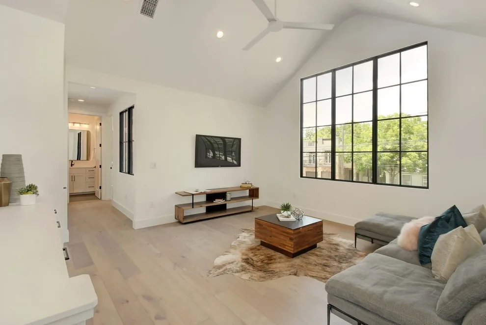 Seven Hundred Eight West Johanna by Moazami Homes - Photo 22
