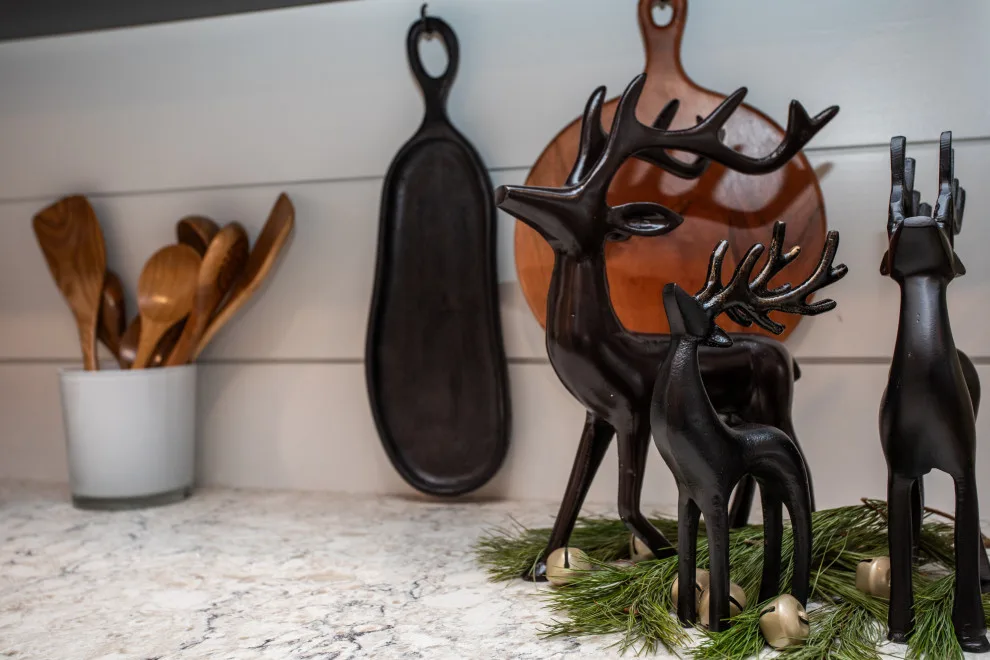 A Festive Coastal Kitchen by Baine Contracting, Inc. - Photo 31