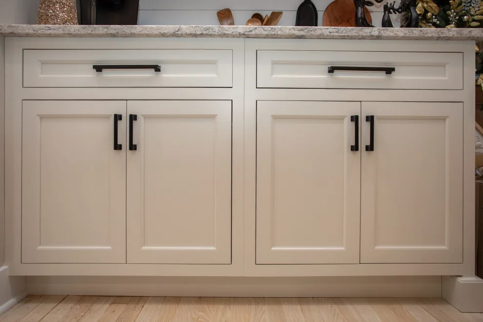 A Festive Coastal Kitchen by Baine Contracting, Inc. - Photo 10