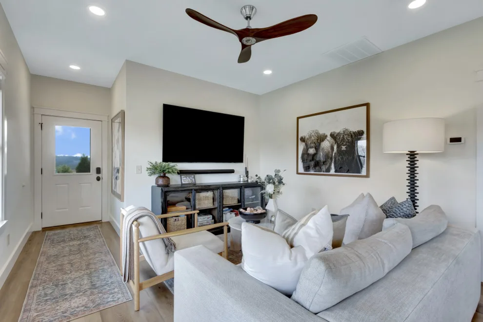 Contemporary Farmhouse ADU by Southern Hills Construction - Photo 6