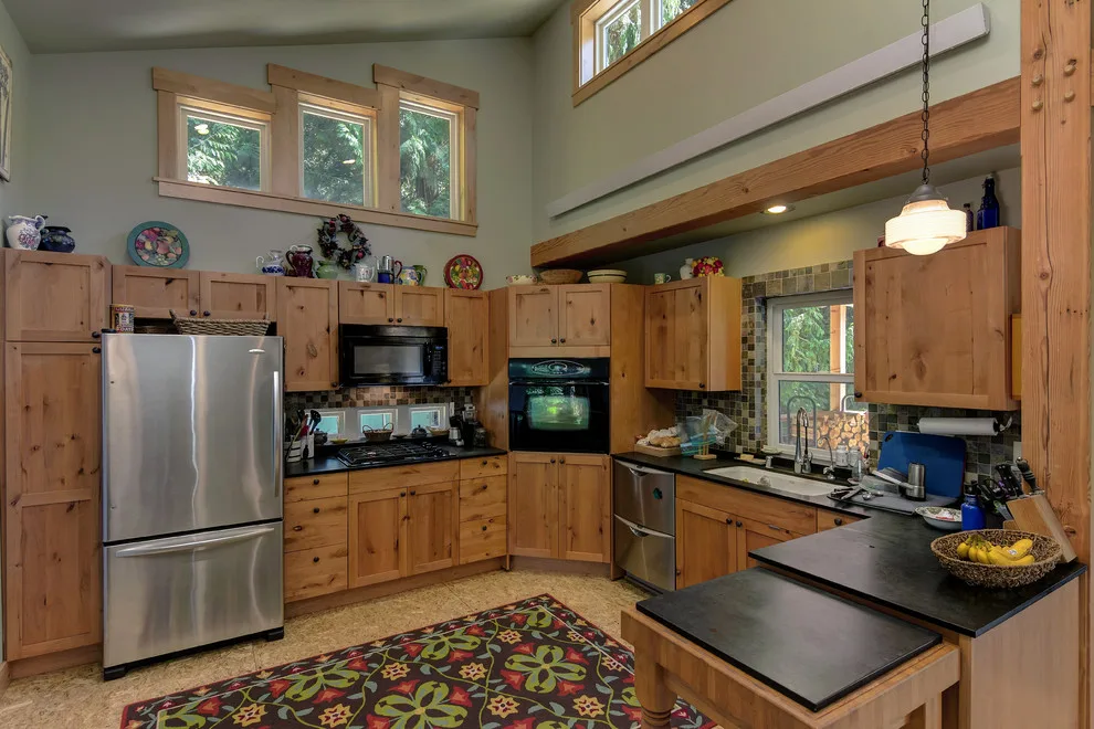 Contemporary Alger Cabin by Bellingham Bay Builders - Photo 3