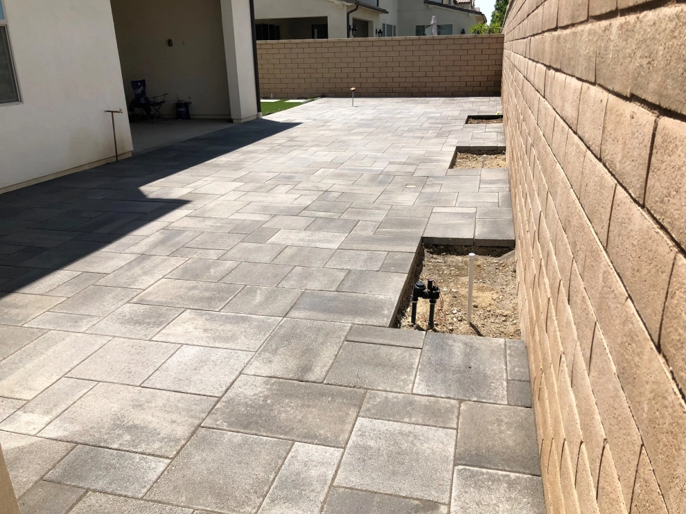 Porcelain and Pavers by Drip DTS Design And Build - Photo 12