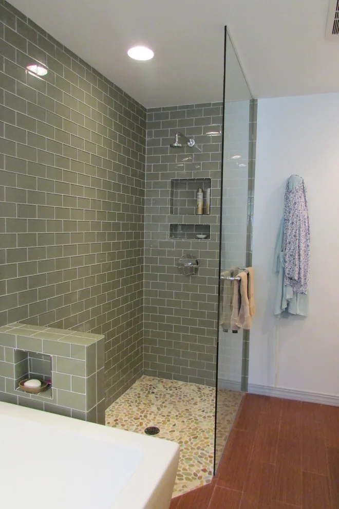 Shreveport SpringLake bathroom renovation by Woodshapers - Photo 7