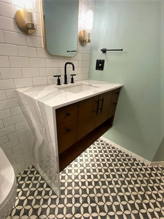 Stephanie's Bathroom Renovation, North Lake Whatcom by Bellinghamhomeworks - Photo 2