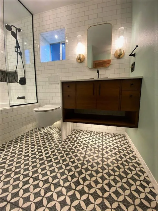 Stephanie's Bathroom Renovation, North Lake Whatcom by Bellinghamhomeworks - Photo 4
