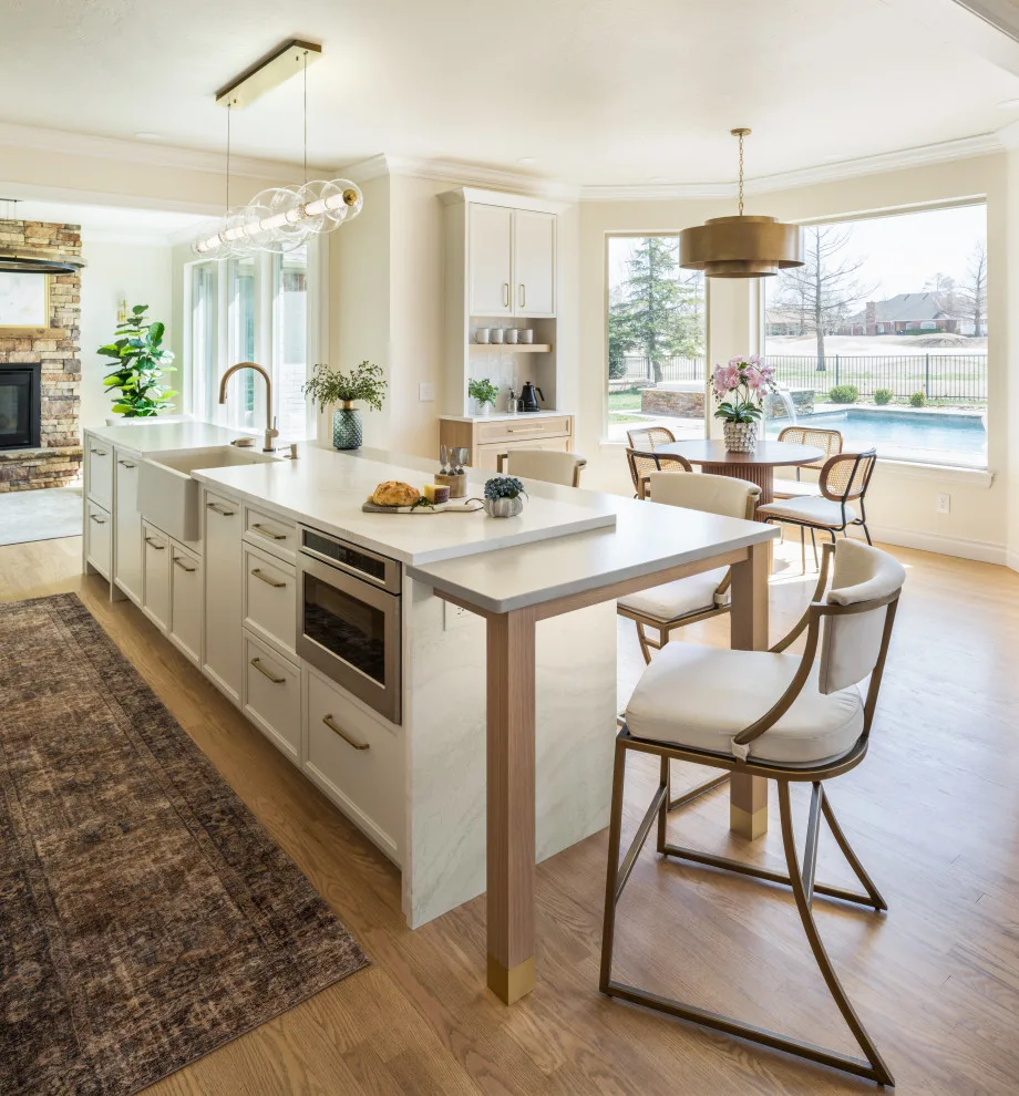 Elegant Transitional Kitchen Renovation in Oak Tree, Edmond by Edmond Kitchen & Bath LLC - Photo 4