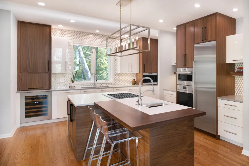 Modern Elegance by Kitchen Studio: Kansas City - Photo 2