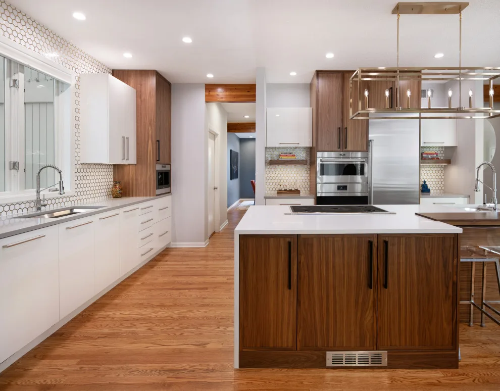 Modern Elegance by Kitchen Studio: Kansas City - Photo 3