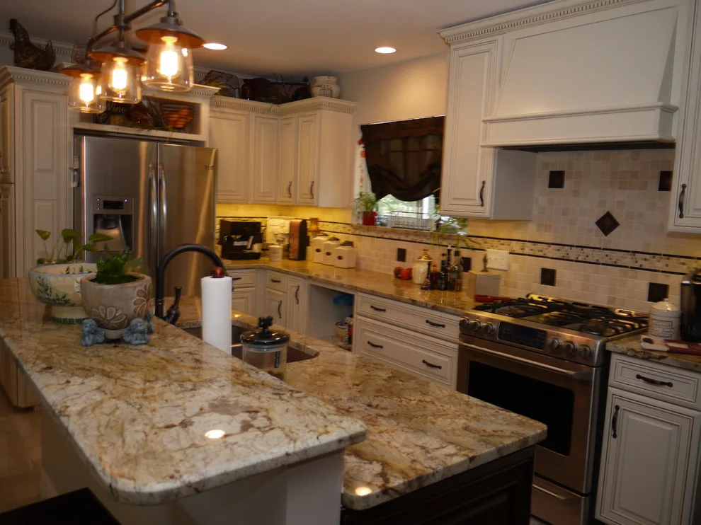 Leebur Acres Classic Kitchen by More For Less Remodeling - Photo 4