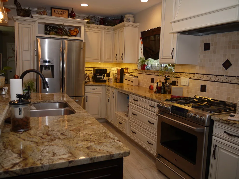 Leebur Acres Classic Kitchen by More For Less Remodeling - Photo 2