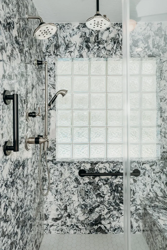 Bespoke Quartz Bathroom Renovation - Spring, TX by Analog HTX - Photo 4