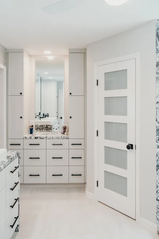 Bespoke Quartz Bathroom Renovation - Spring, TX by Analog HTX - Photo 3