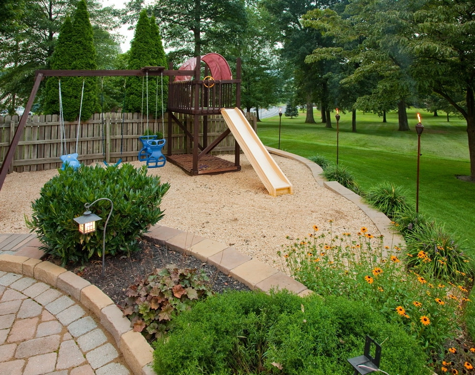 Denver, PA Project 2 by Earth, Turf, & Wood, Inc. - Photo 11