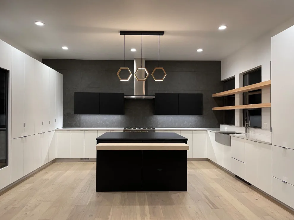 Avant Modern Cabinets - Photo 4