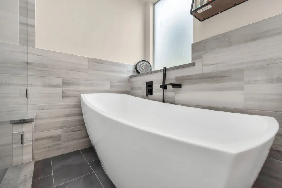 Tomball Main Bathroom by Big City Construction Co - Photo 8