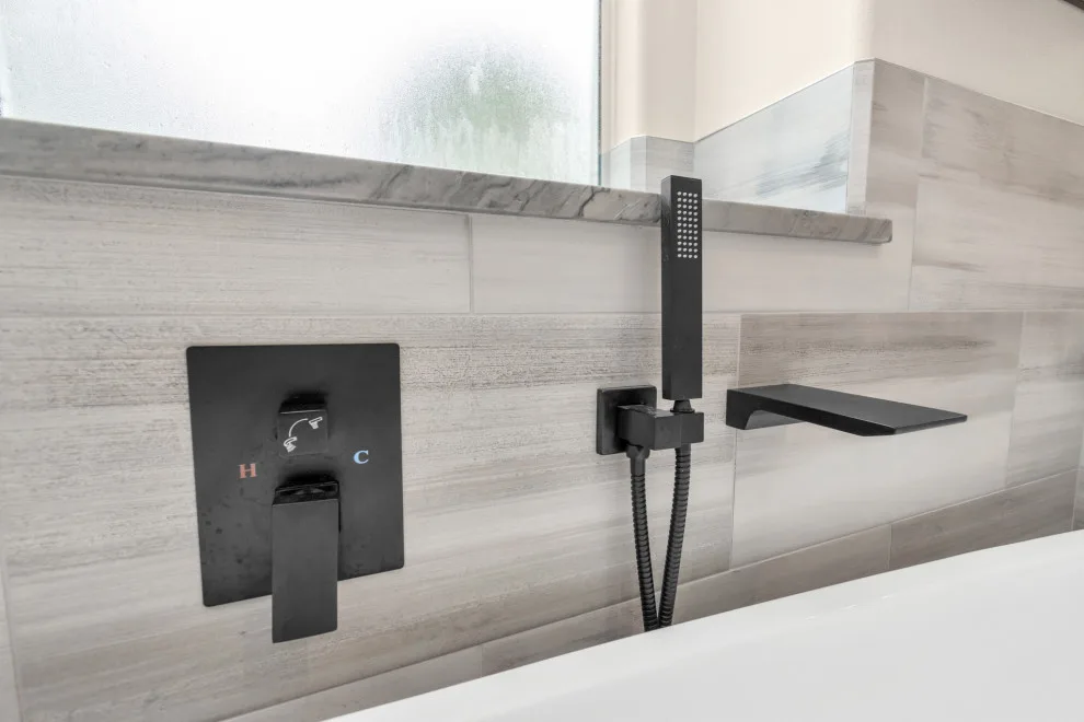 Tomball Main Bathroom by Big City Construction Co - Photo 3