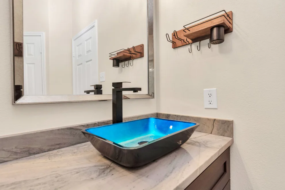 Tomball Main Bathroom by Big City Construction Co - Photo 7