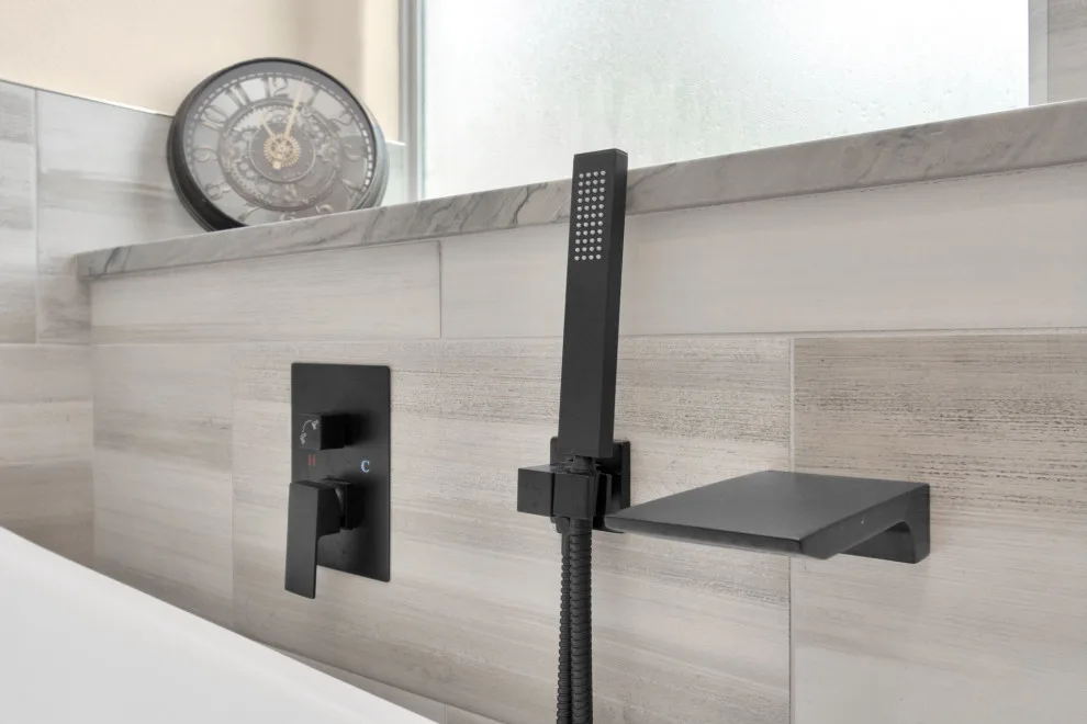 Tomball Main Bathroom by Big City Construction Co - Photo 5