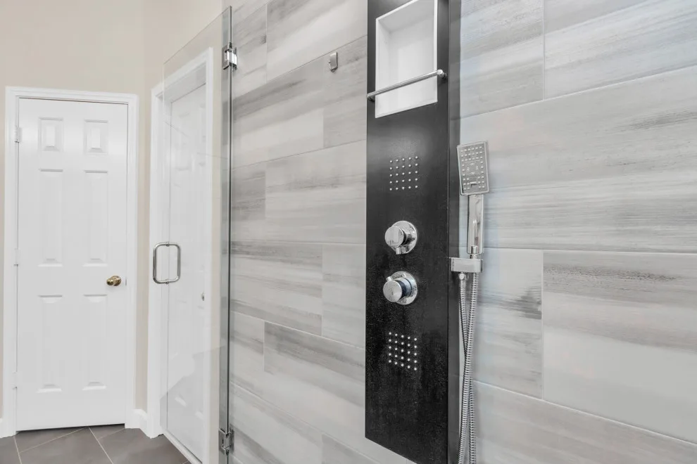 Tomball Main Bathroom by Big City Construction Co - Photo 4