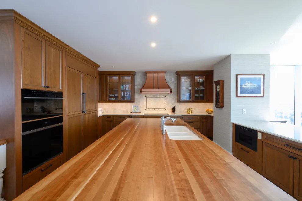 Classic Kitchen and Outdoor Cooking Area by Allied Kitchen, Bath, Home And Outdoor Living - Photo 4