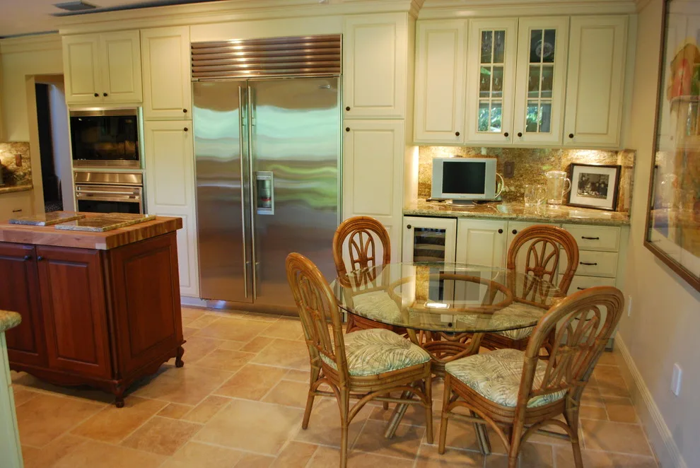 Classic Kitchen in Hammock Oaks Coral Gables by Eleet Fine American Cabinetry - Photo 3