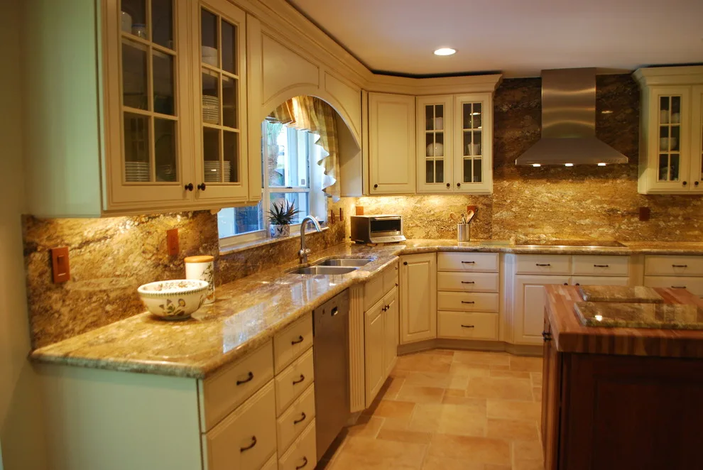 Classic Kitchen in Hammock Oaks Coral Gables by Eleet Fine American Cabinetry - Photo 12