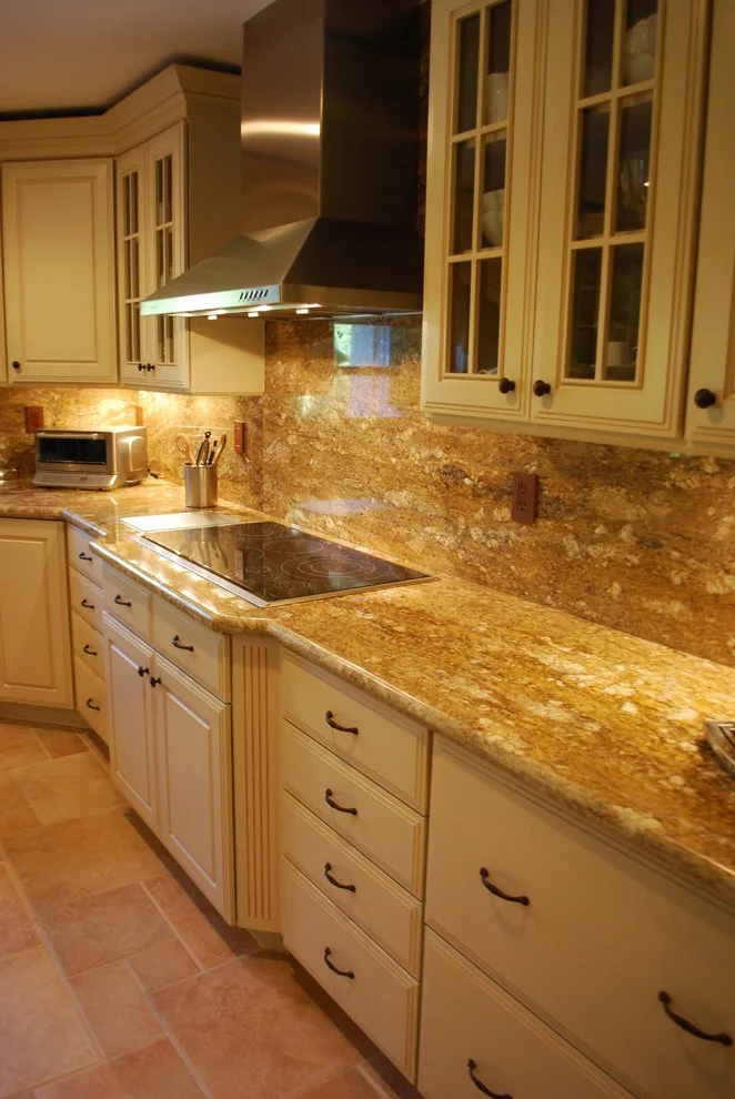 Classic Kitchen in Hammock Oaks Coral Gables by Eleet Fine American Cabinetry - Photo 5