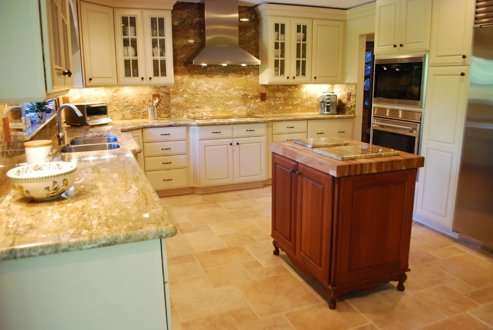 Classic Kitchen in Hammock Oaks Coral Gables by Eleet Fine American Cabinetry - Photo 11