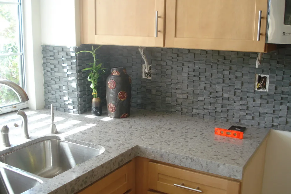 Modern Gray Touch in a Thousand Oaks Traditional Kitchen by Metropolis Drafting And Construction Inc - Photo 2