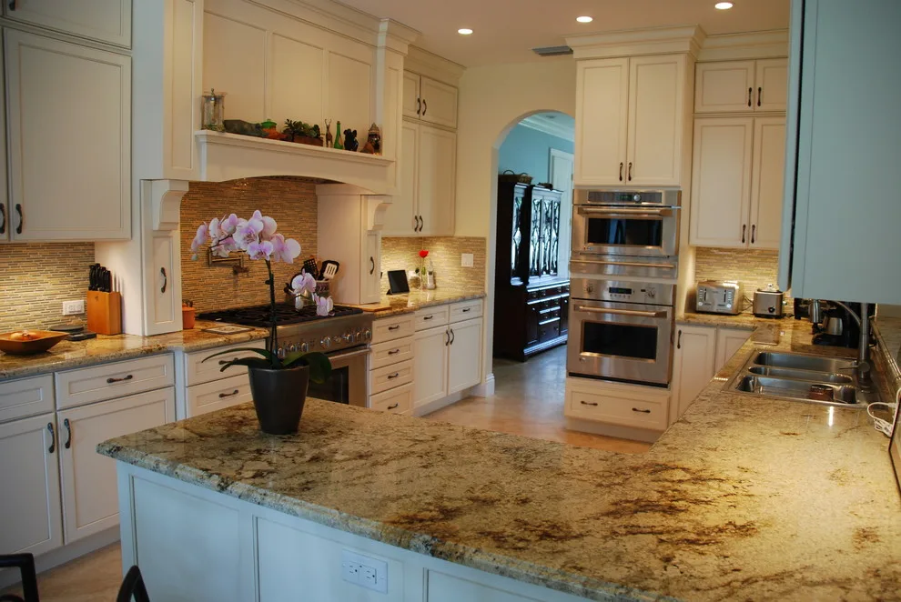 Classic Kitchen with Range Hood by Eleet Fine American Cabinetry - Photo 5