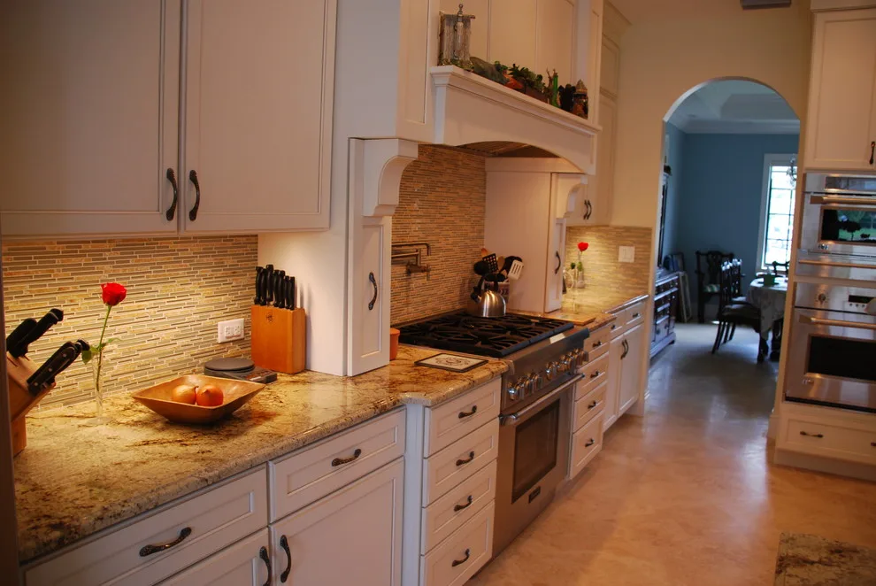Classic Kitchen with Range Hood by Eleet Fine American Cabinetry - Photo 2