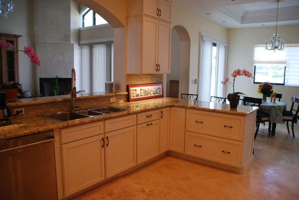 Classic Kitchen with Range Hood by Eleet Fine American Cabinetry - Photo 8