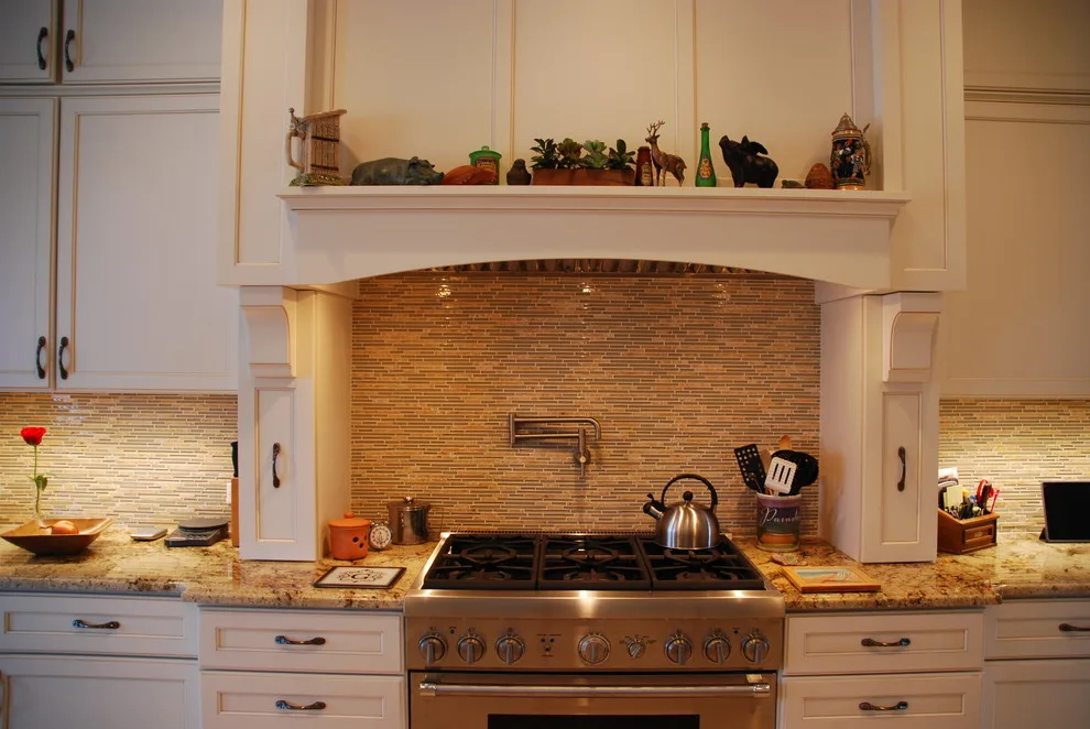 Classic Kitchen with Range Hood by Eleet Fine American Cabinetry - Photo 9