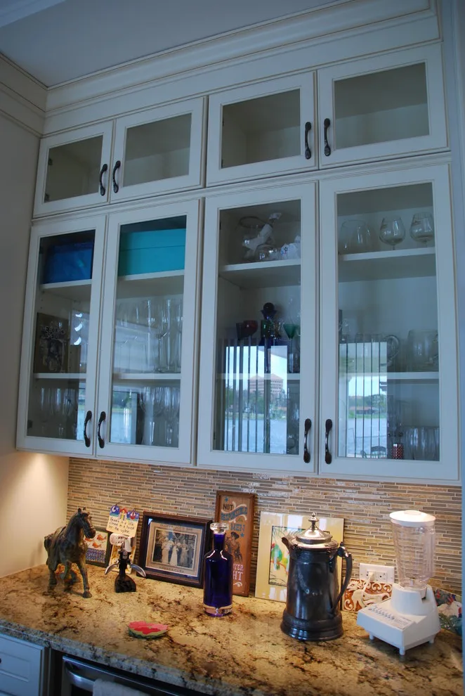 Classic Kitchen with Range Hood by Eleet Fine American Cabinetry - Photo 15