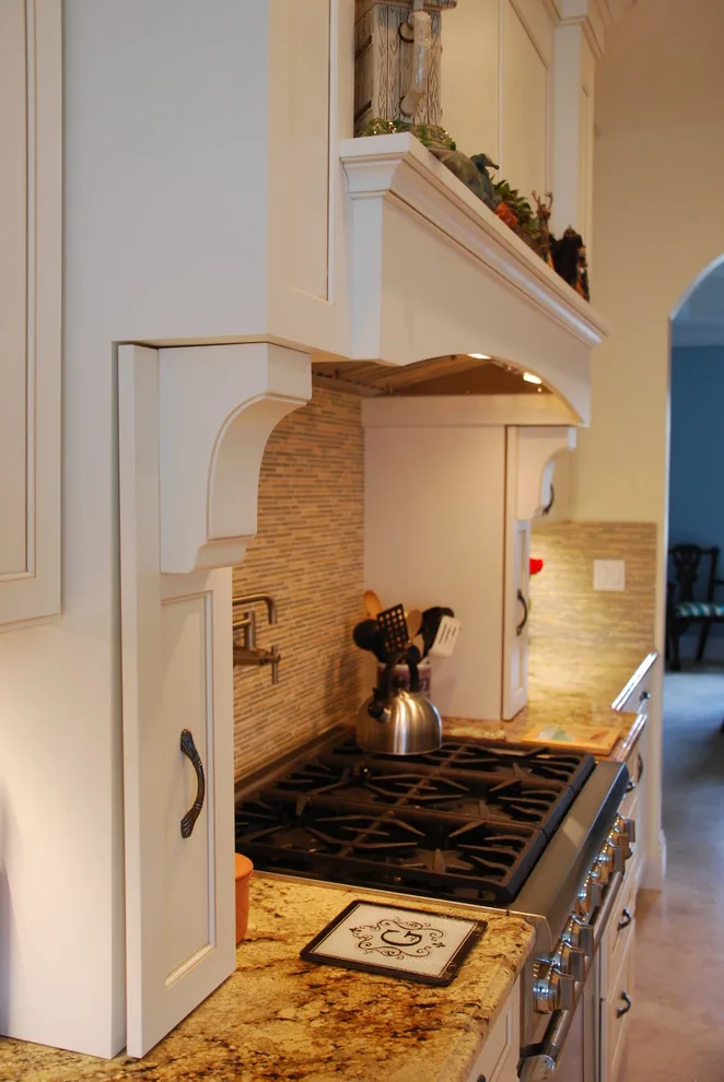 Classic Kitchen with Range Hood by Eleet Fine American Cabinetry - Photo 3