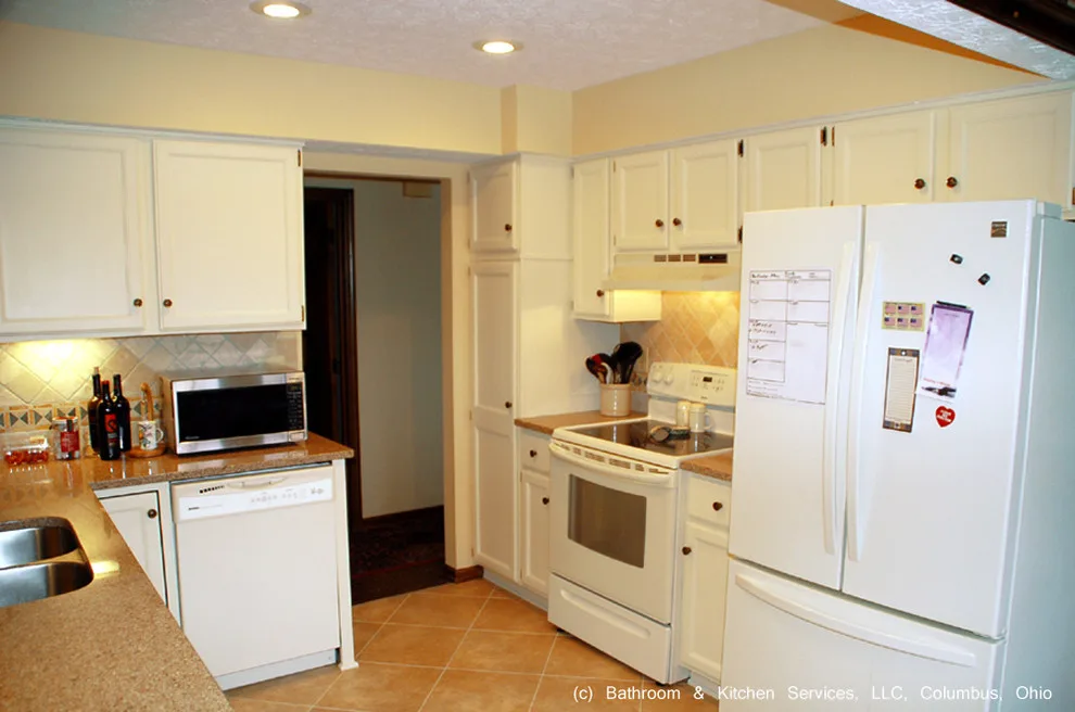 Classic White Kitchen by Bathroom And Kitchen Services, LLC - Photo 4