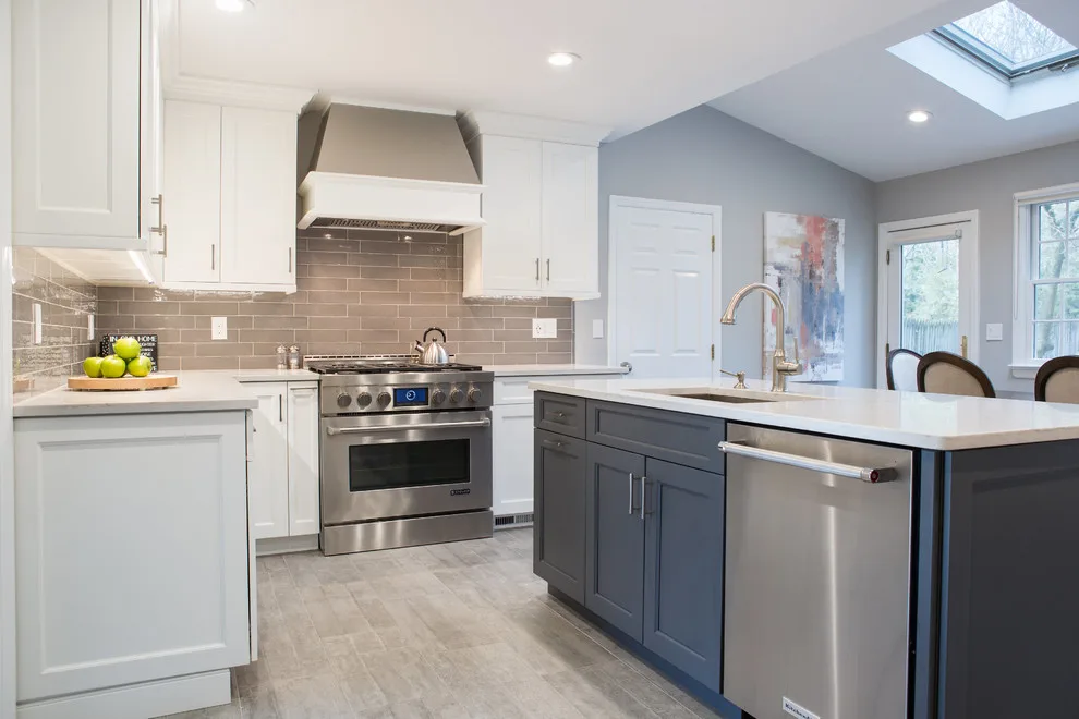 Contrasting Transitional Kitchen by Robinwood Kitchens - Photo 7