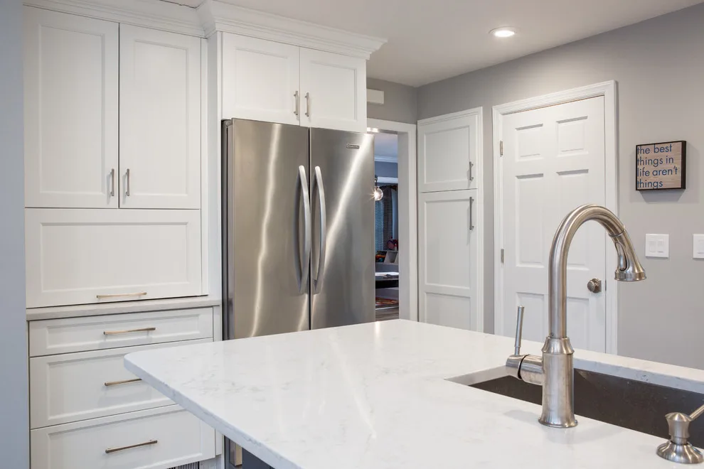 Contrasting Transitional Kitchen by Robinwood Kitchens - Photo 8