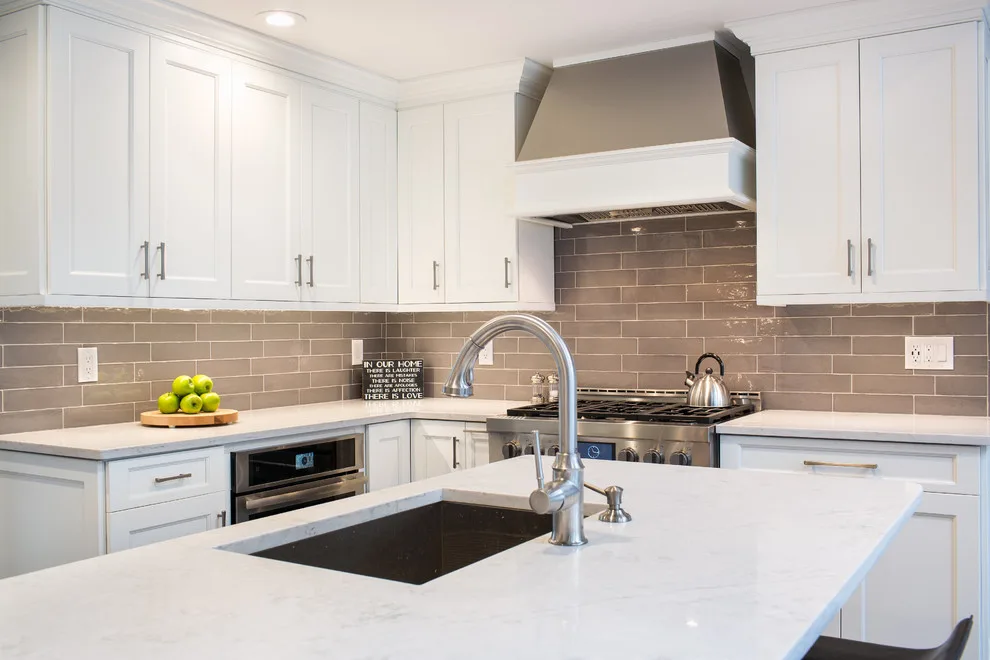 Contrasting Transitional Kitchen by Robinwood Kitchens - Photo 10