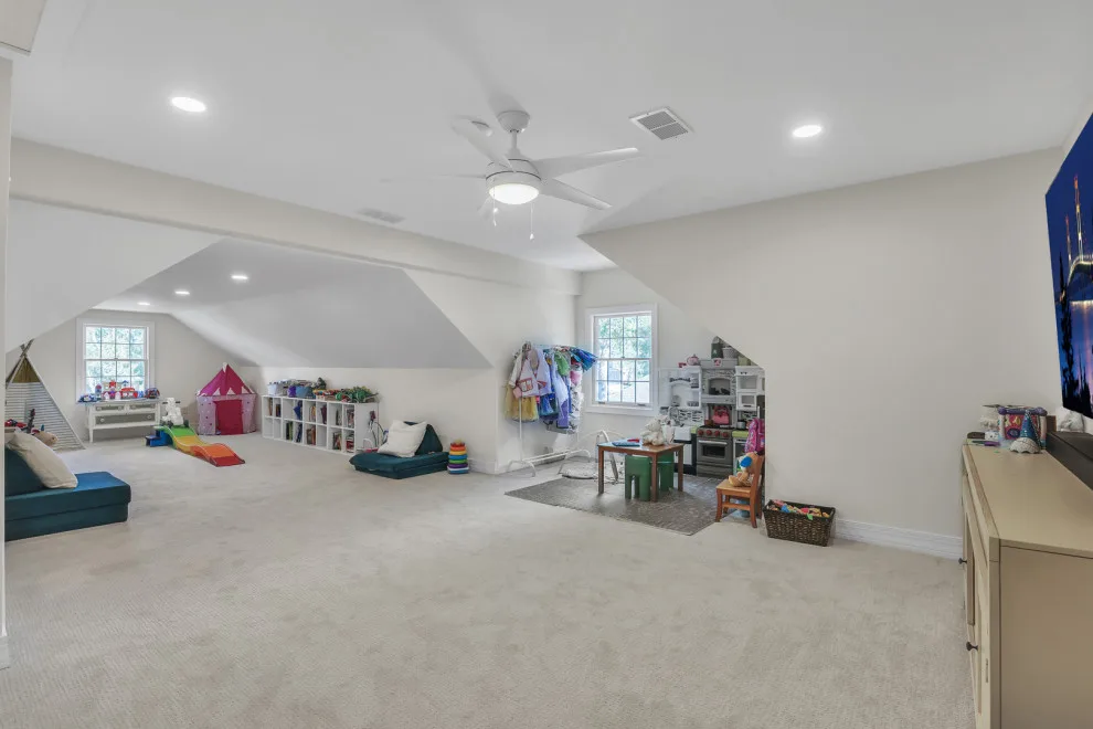 Country Home for Families by BeeTree Homes - Photo 18
