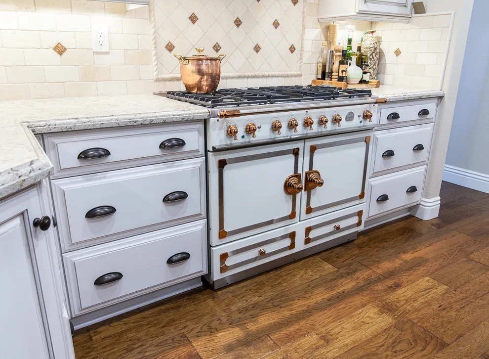 Dual Hue Kitchens by Kitchens Etc. Of V.C. - Photo 15