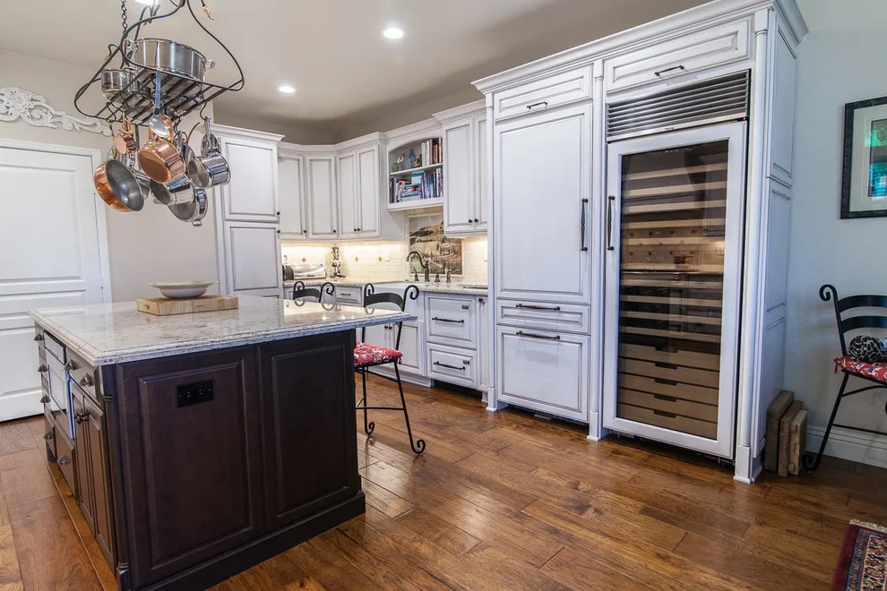 Dual Hue Kitchens by Kitchens Etc. Of V.C. - Photo 2